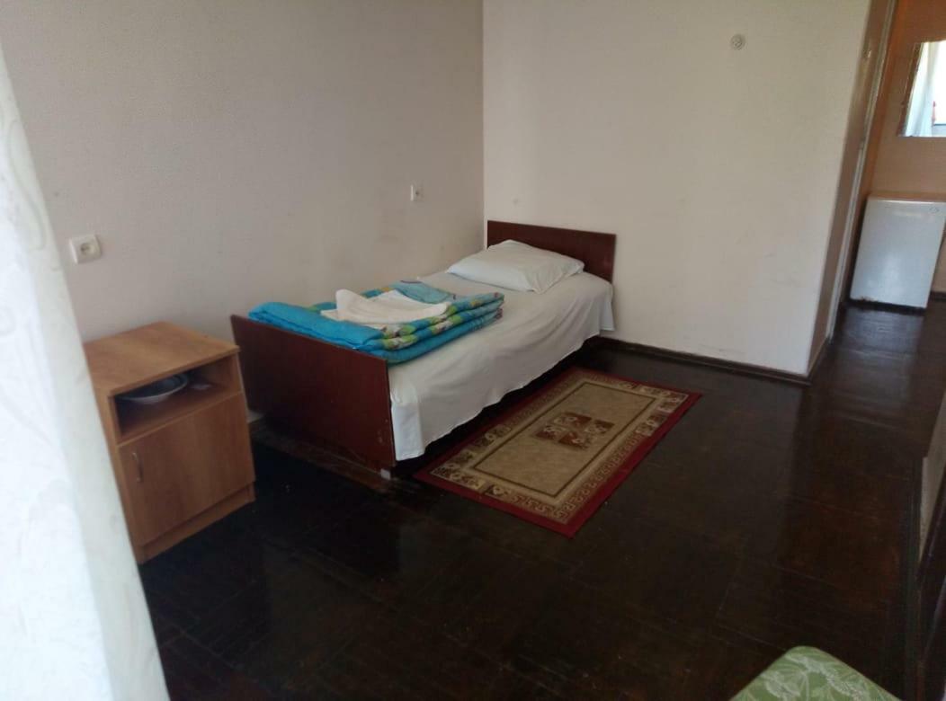 Hotel Сhernomorets Gudauta Zewnętrze zdjęcie